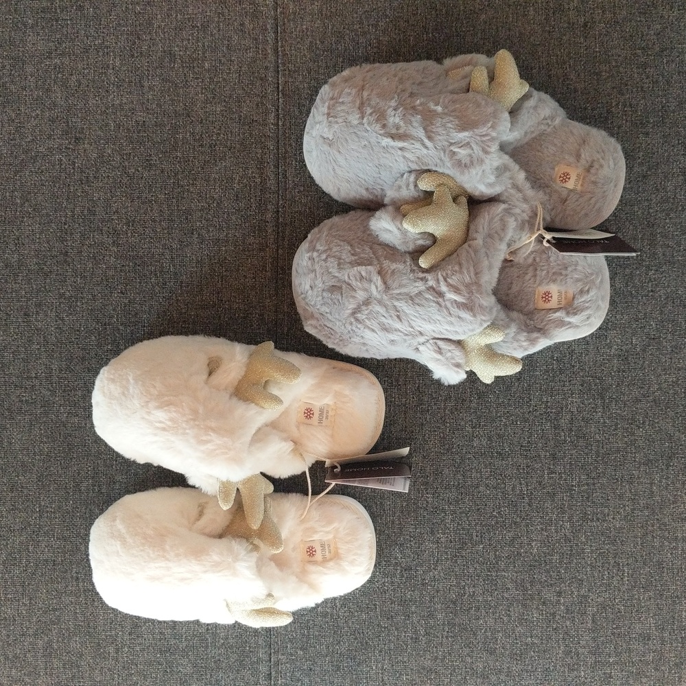NWT Furry Reindeer Slippers For Kids